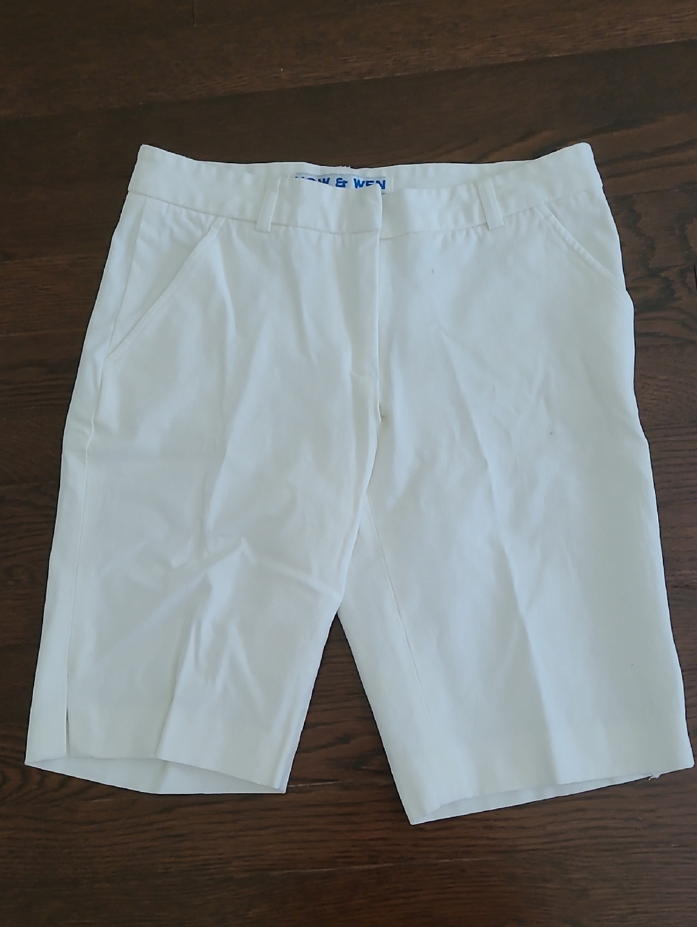 Contemporary Brand How & Wen White Womans Stretch Cotton Shorts Sz 2